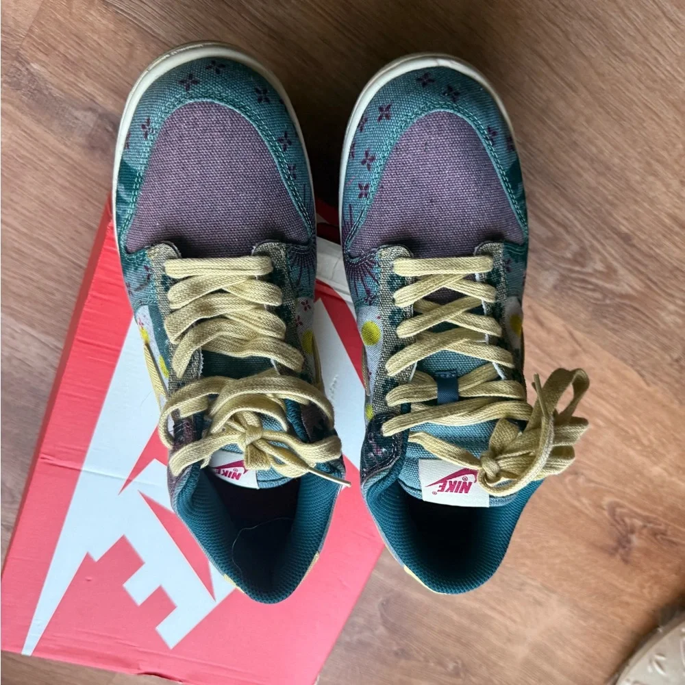 Nike lemon wash dunks Teal and Pink Shoe
